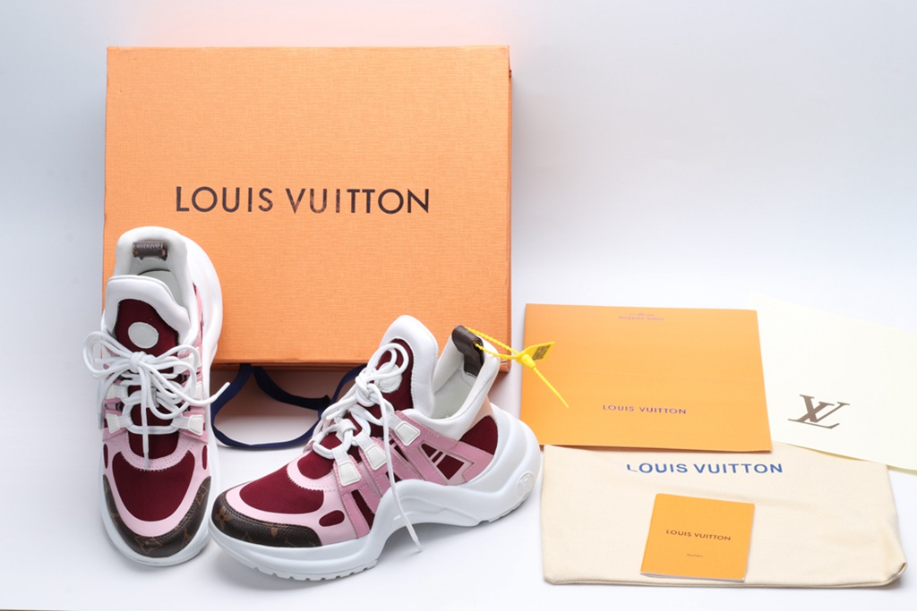 L*V SNEAKER